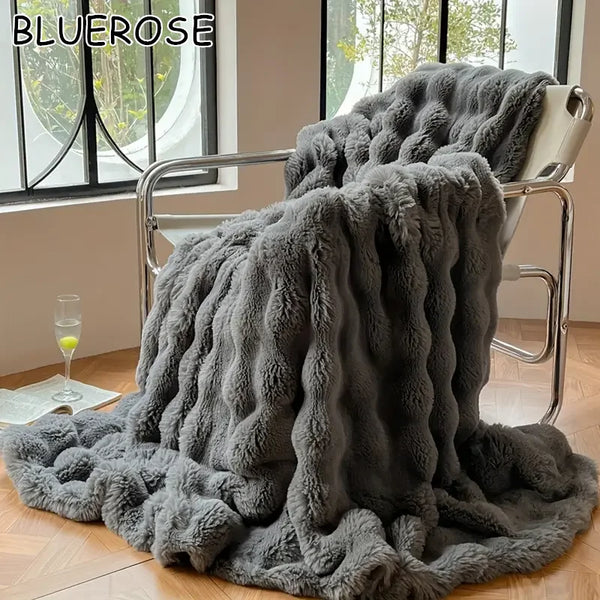 Luxurious Reversible Faux Rabbit Fur Throw Blanket – Cozy Nap Blanket for Home, Office, and Outdoor Use